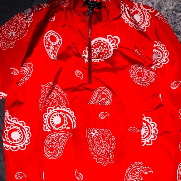 ❌(SOLD ELSEWHERE)❌
Sz.M Red&White Bandanna Pattern Forever 21 Hoody - Picture 4 of 7